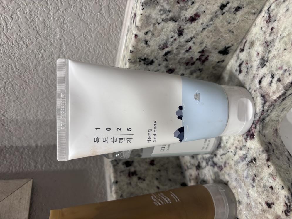 Customer photo review of ROUND LAB - 1025 Dokdo Cleanser 150 ML | Limpiador Facial