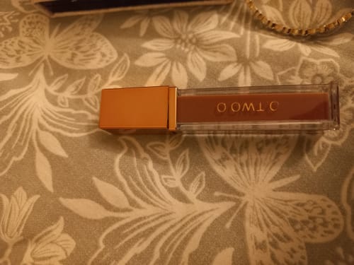 Customer photo review of O.TWO.O HIGH ENERGY HEAVY MIST MATTE LIP GLAZE