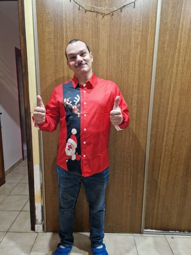 Customer photo review of Chemise à manches longues pour hommes avec imprimé amusant de Père Noël et renne de Noël