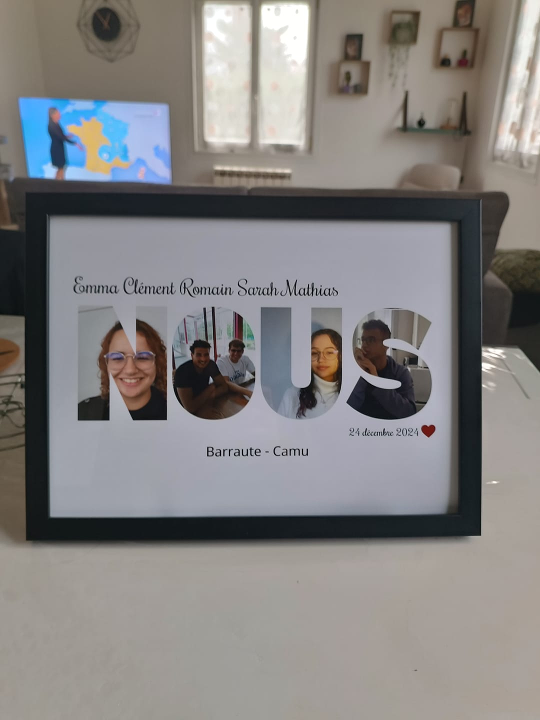 Customer photo review of Affiche photos Nous - Cadre personnalisé avec lettres et photos
