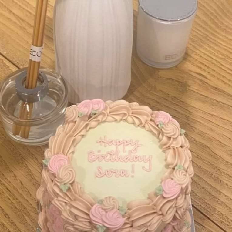 Customer photo review of rosie mini cake