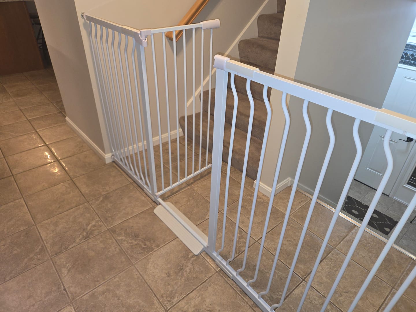 Customer photo review of FairyBaby 40" Extra Tall Baby Gate in Heavy Duty Design