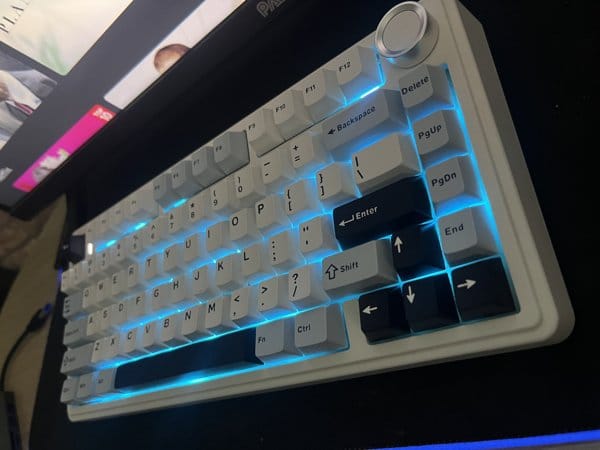 Customer photo review of Teclado AULA F75 - Volcan