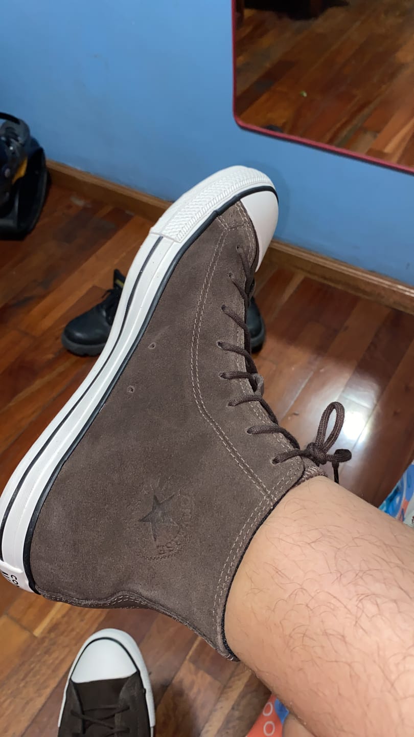 Customer photo review of Zapatillas Converse Chuck Taylor Hi Suede Marrón
