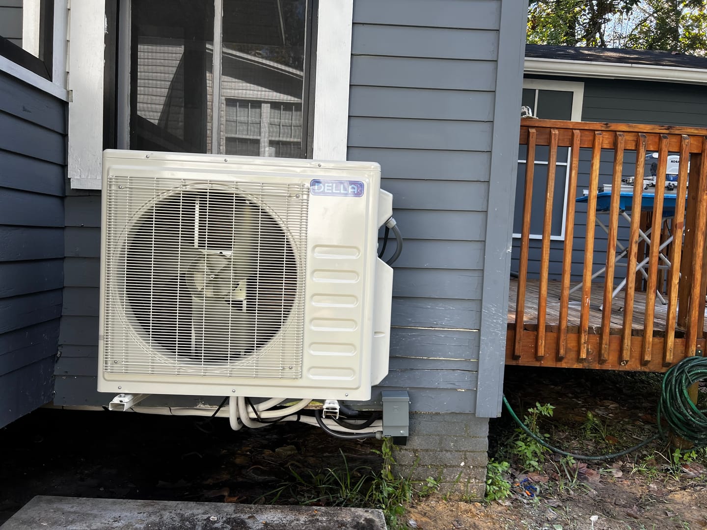 Customer photo review of DELLA Vario Series 28000 BTU Dual Zone Mini Split AC (12k+12k) - Up to 1100 Sq.Ft.