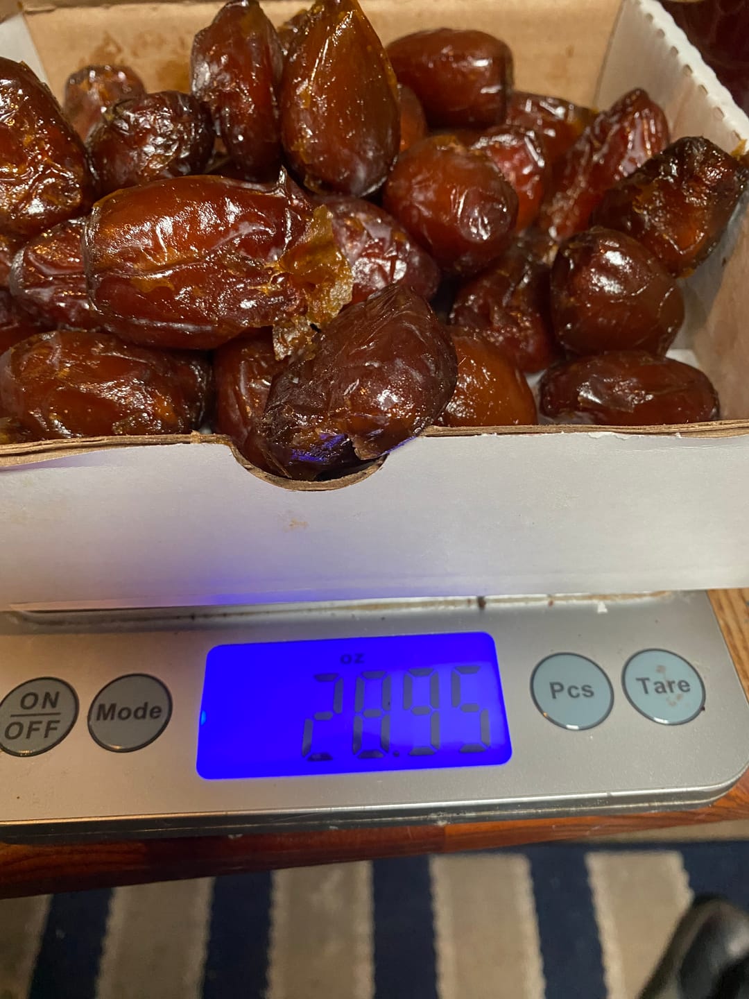 Customer photo review of Organic Rutab Medjool Dates Box