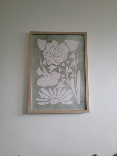 Customer photo review of Minimalist Family Flower Illustration