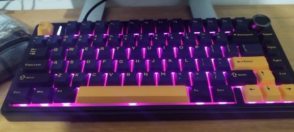 Customer photo review of Teclado AULA F75 - Volcan