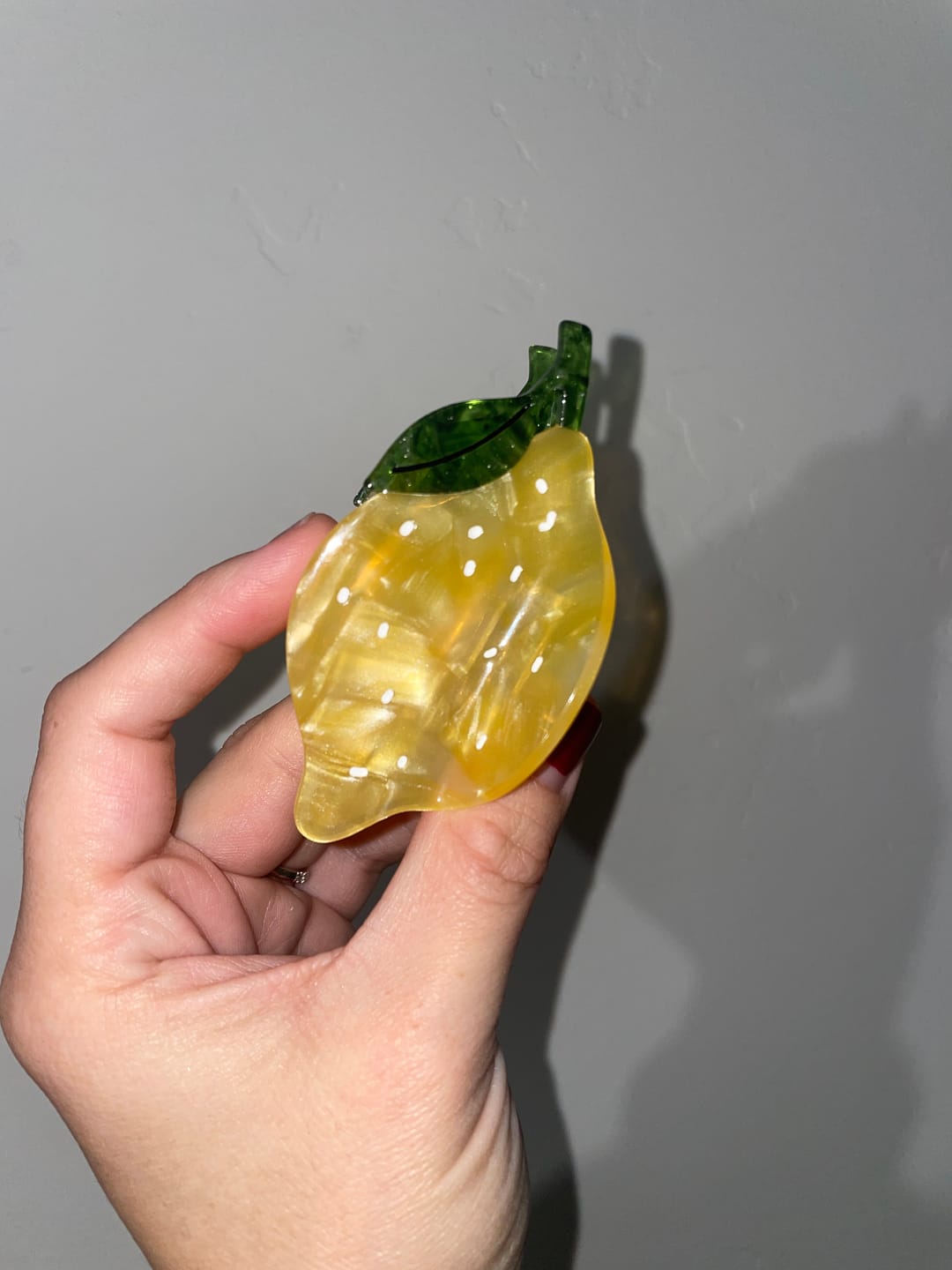 Customer photo review of Midi Lemon Hair Claw Clip