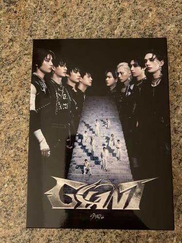 Customer photo review of Stray Kids 2nd Japan Album - GIANT