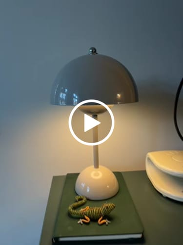 Customer video review of Bordslampa - Svamplampa Flowerbud - Batteridriven 5000 mAH