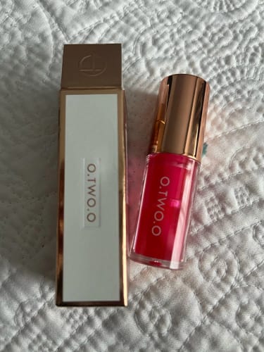 Customer photo review of O.TWO.O PLUMP SHINY CRYSTAL LIP GLOSS