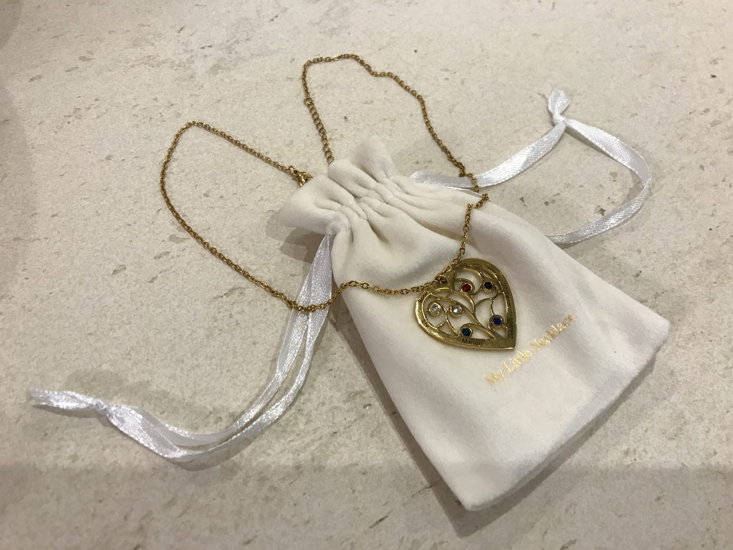 Customer photo review of Collier Coeur et Pierre de Naissance