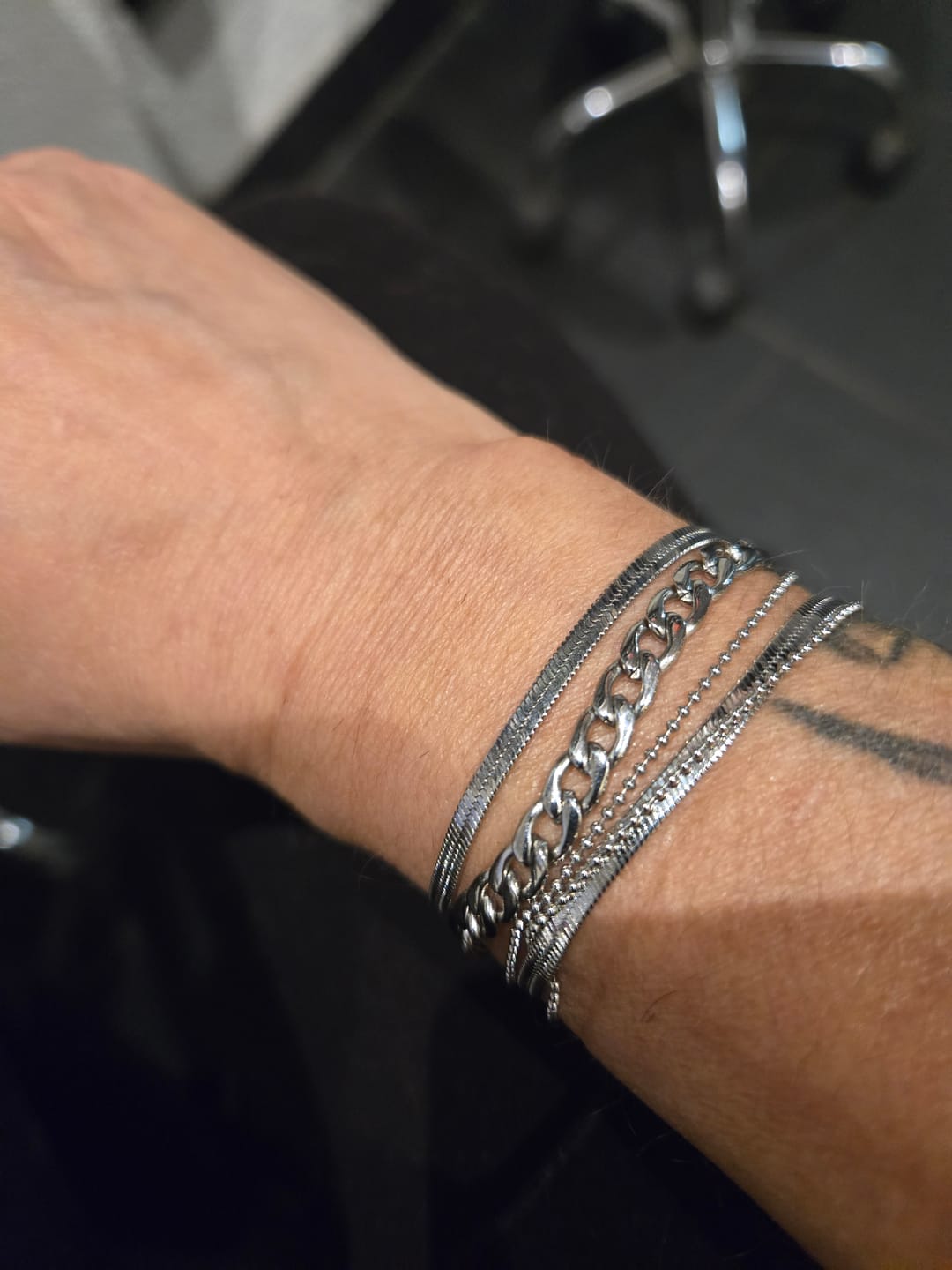 Customer photo review of Sleeky Armband | 18K vergoldet
