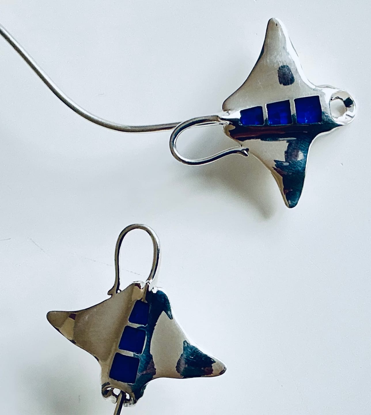 Customer photo review of Manta Ray Wire Necklace - 925 Real Silver With Inlaid