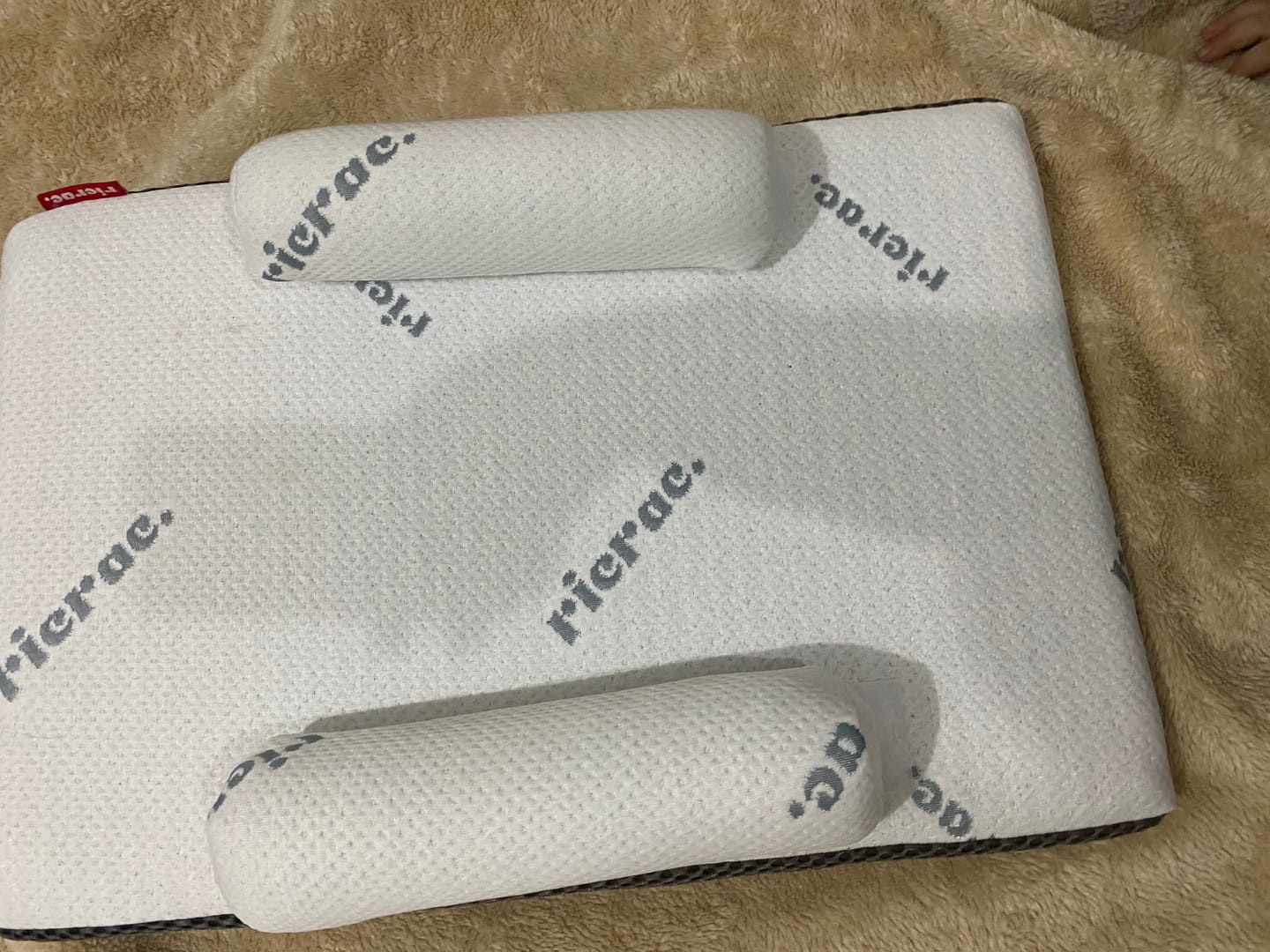 Customer photo review of Back and Side Sleep Positioner - Recto