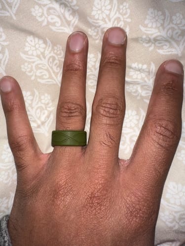 Customer photo review of GIFT RING Men's 4Love Silicone Ring. Soft, Comfortable & Durable Wedding Band. High-Quality. US Design Patent