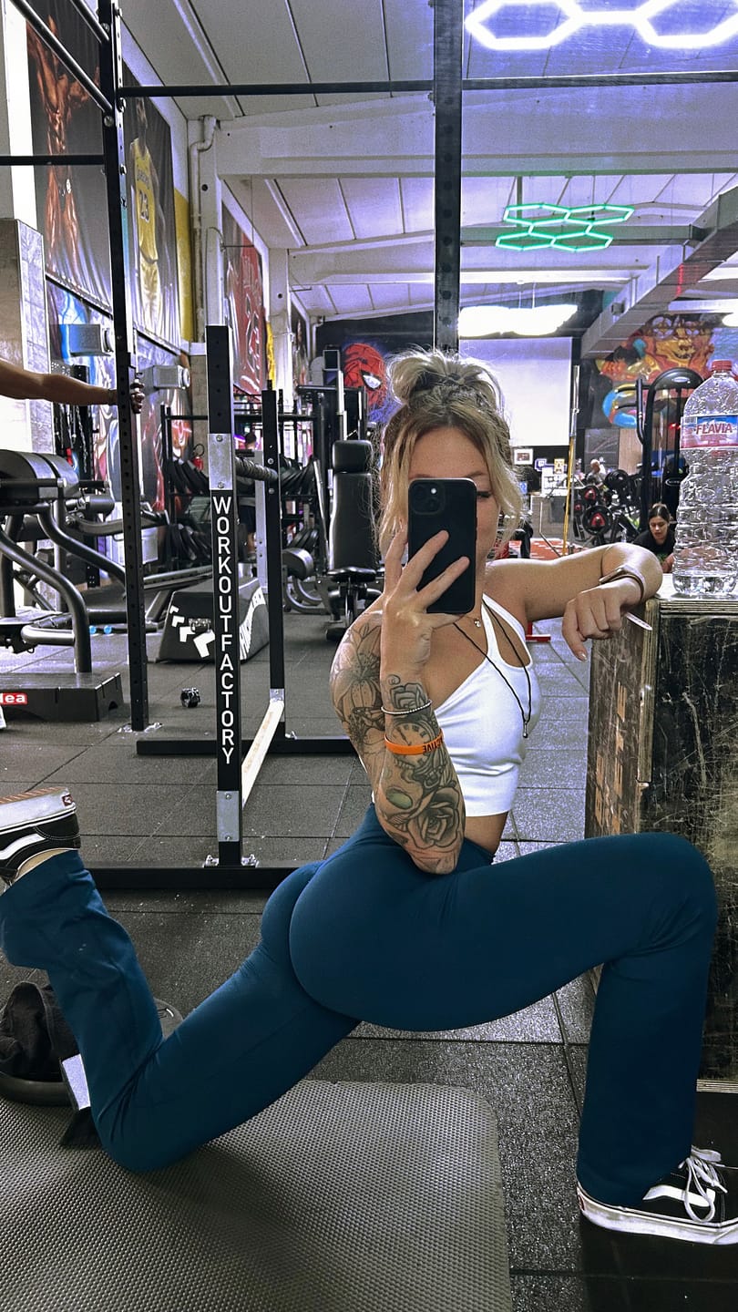 Customer photo review of Leggings a zampa di elefante Blu Petrolio