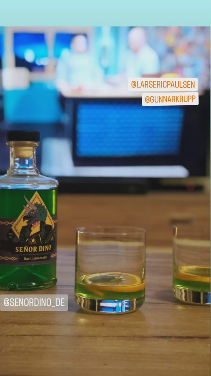 Customer photo review of Señor Dino – Basilikum Limoncello (700 ml)