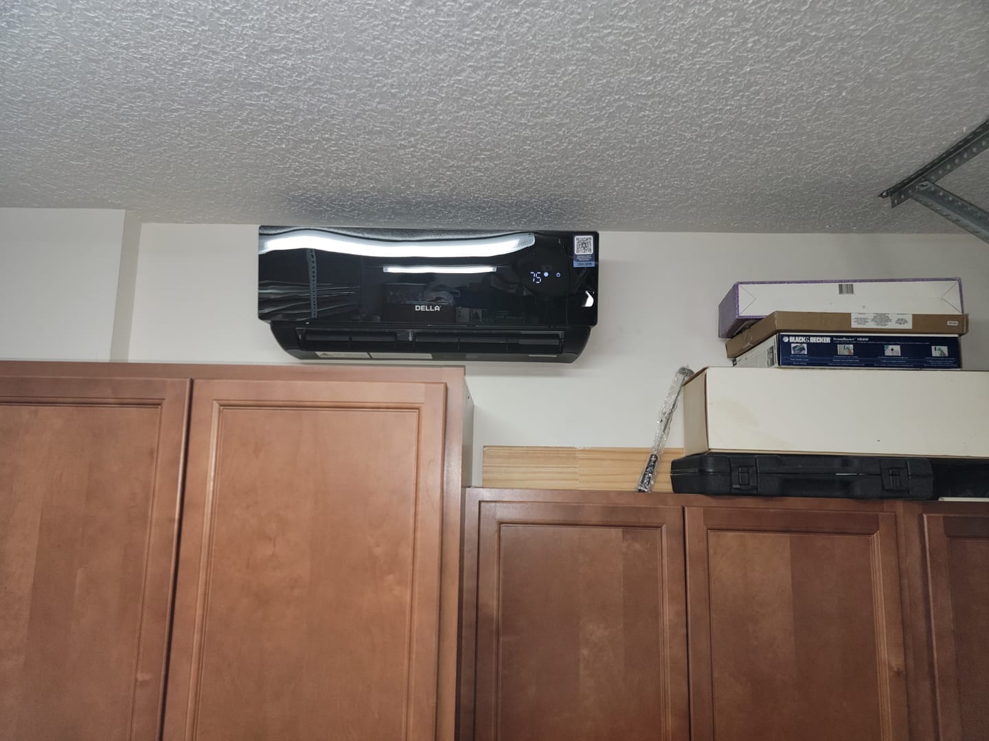 Customer photo review of DELLA Umbra Series Mini Split AC R32 Refrigerant