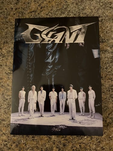 Customer photo review of Stray Kids 2nd Japan Album - GIANT