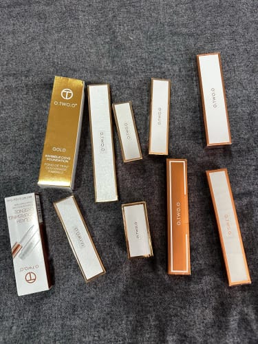 Customer photo review of O.TWO.O PLUMP SHINY CRYSTAL LIP GLOSS