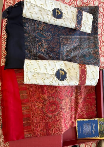 Customer photo review of Pashtush His And Her Set Of Jamawar Stole and Shawl With Premium Gift Box Packaging, Navy Blue and Maroon