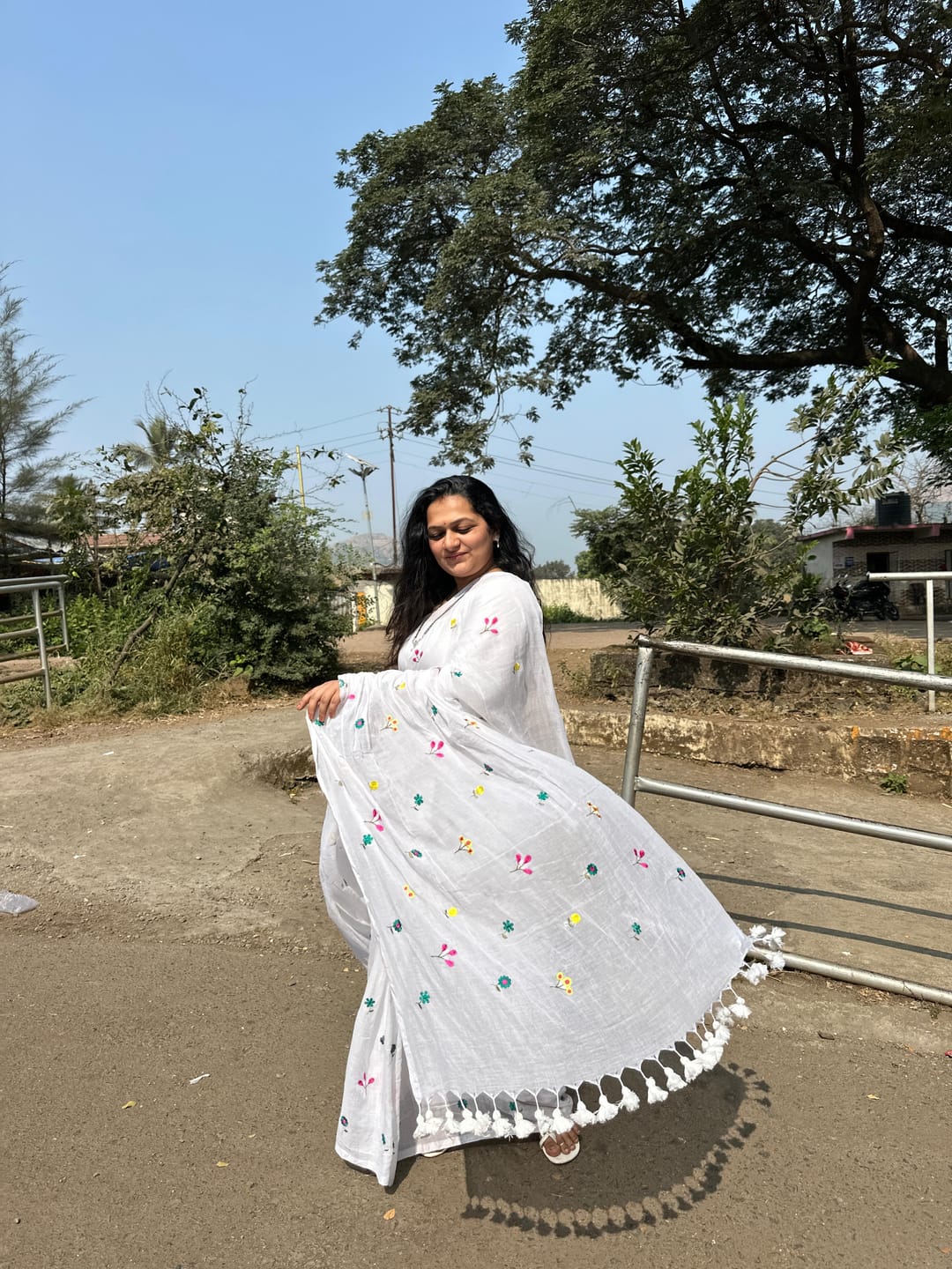 Customer photo review of White Embroidered Mulmul Cotton Saree