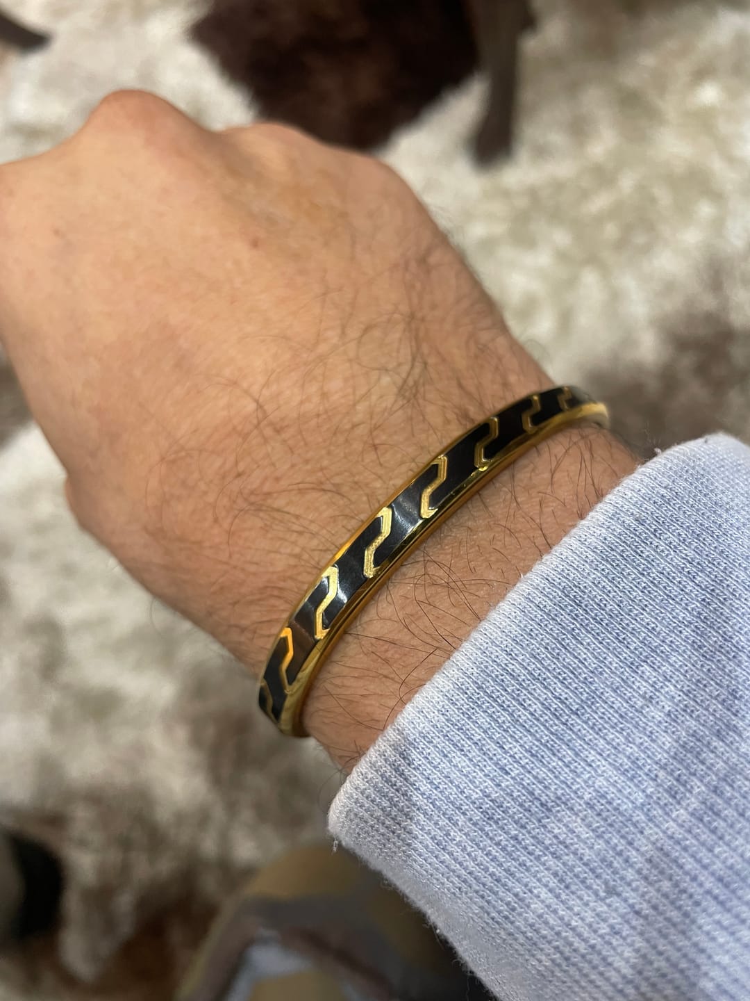 Customer photo review of JULIVNO CUFF - BLACK/GOLD