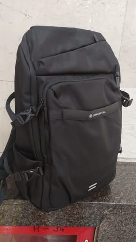 Customer photo review of Mochila Goat Laptop 15.6" Cool Capital Viajes Negra