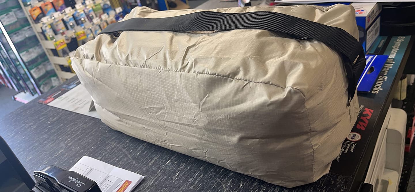 Customer photo review of Car Awning Sun Shelter Tents SUV Tent Rooftop with Mosquito Net Camping Truck Canopy Universal Tailgate Tent Outdoor for MPV, Trucks