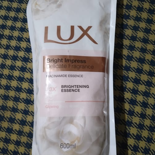 Customer photo review of Lux Bright Impress Body Wash 600ml