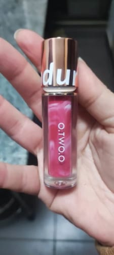 Customer photo review of O.TWO.O ULTRA STAY LOLEPOP LIPSTICK