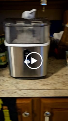 Customer video review of 34lbs/24H Nugget Ice Makers Countertop
