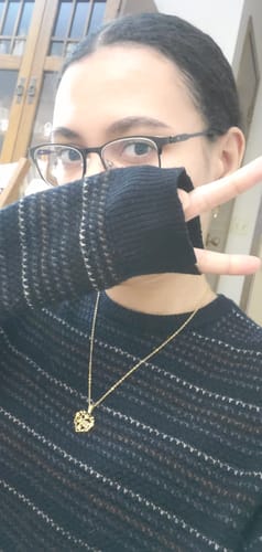 Customer photo review of NCT Royal Hearts Necklace