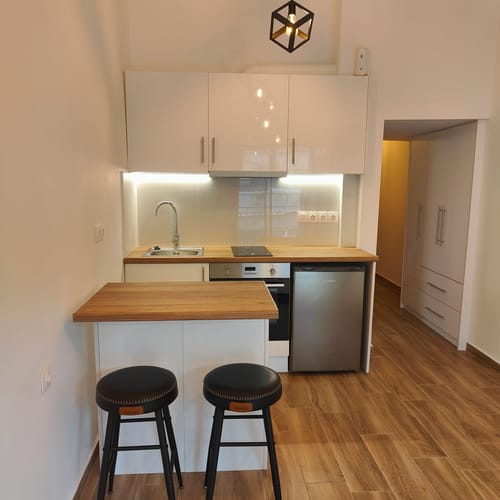 Customer photo review of Σκαμπό για Πάσο Κουζίνας σετ 2 τεμ Ημίσκαμπο 63εκ Μπαρ EKHO Δερματίνη Ρετρό Στυλ B34-LBC080B01