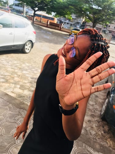 Customer photo review of Elmina