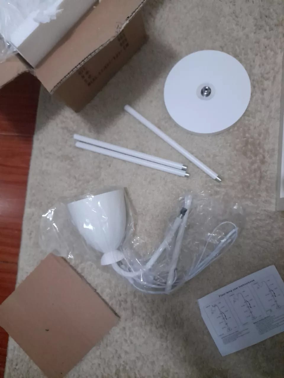Customer photo review of Luminária de Chão Articulada com Pedestal 360°