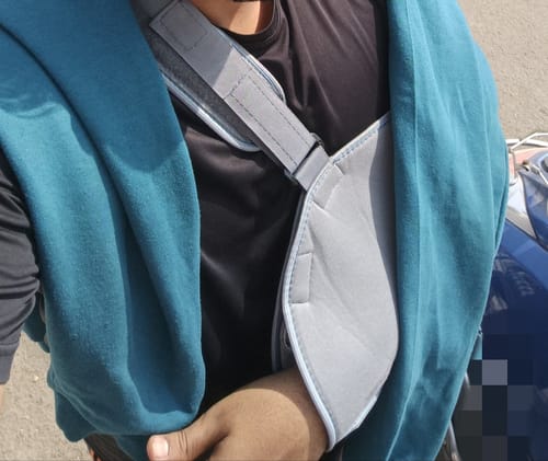 Customer photo review of Arm Pouch Sling (Mild Support)| Provides Support to the Shoulder & Arm (Grey)