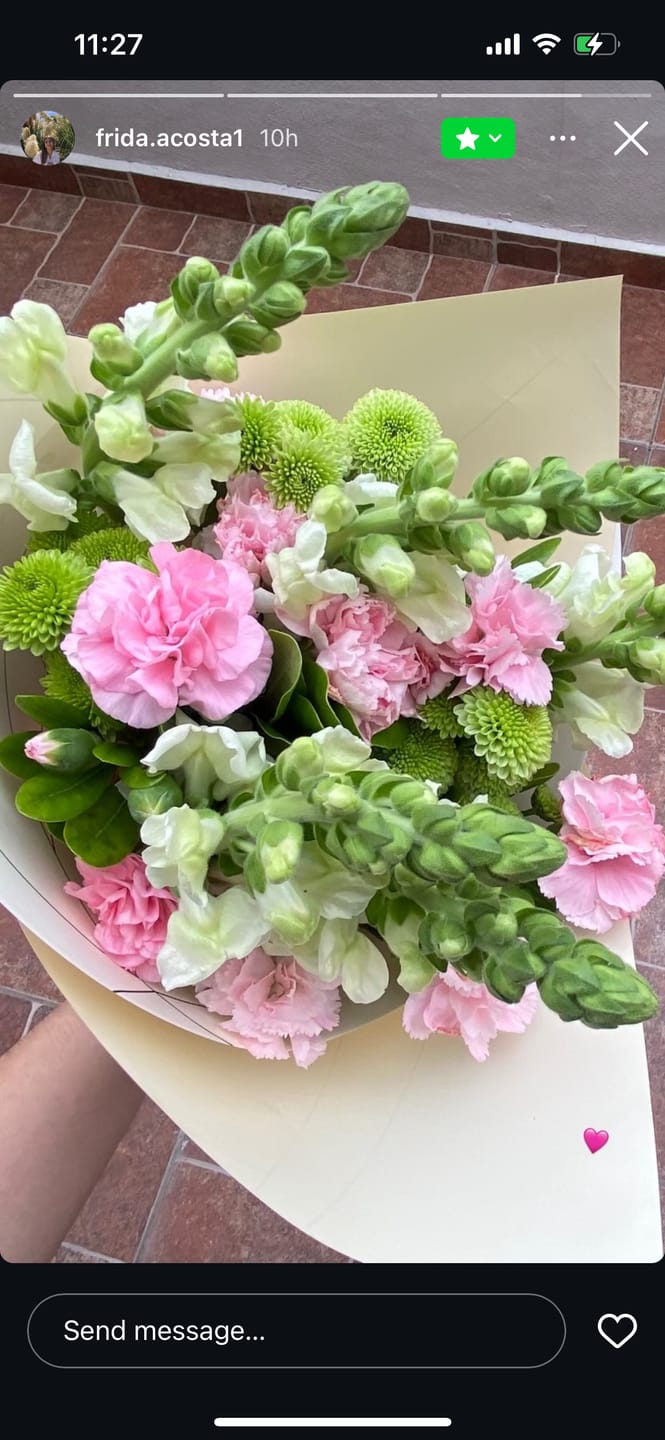 Customer photo review of Ramo Nina // Hortensia y Clavel