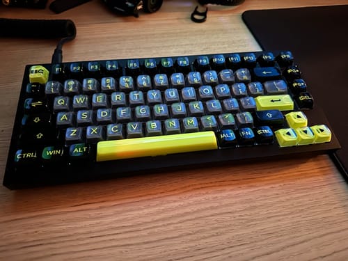 Customer photo review of ONEofZERO Acid Rewind 3D Polycarbonate Keycaps