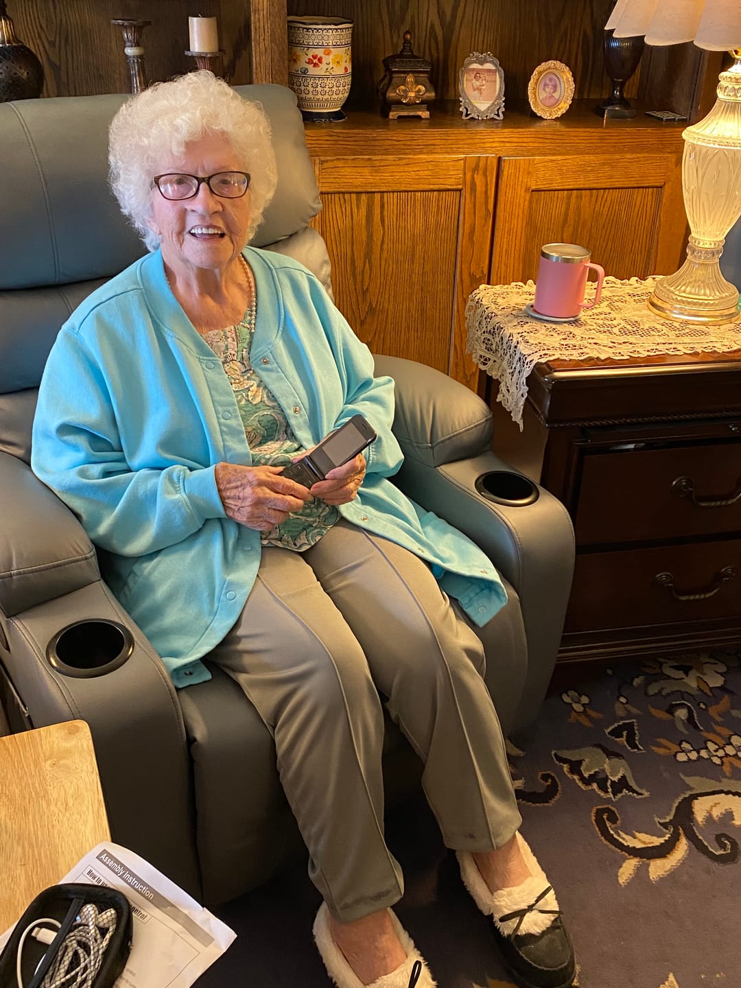 Customer photo review of Homrest Power Lift Recliner Chair with Massage & Heat, Cup Holders & USB Port, Blue