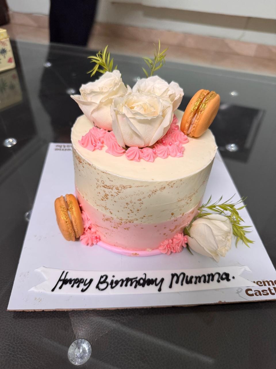 Customer photo review of Macaron Splash Cake