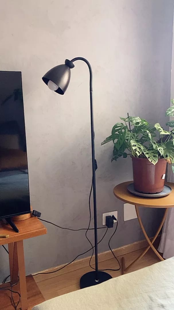 Customer photo review of Luminária de Chão Articulada com Pedestal 360°