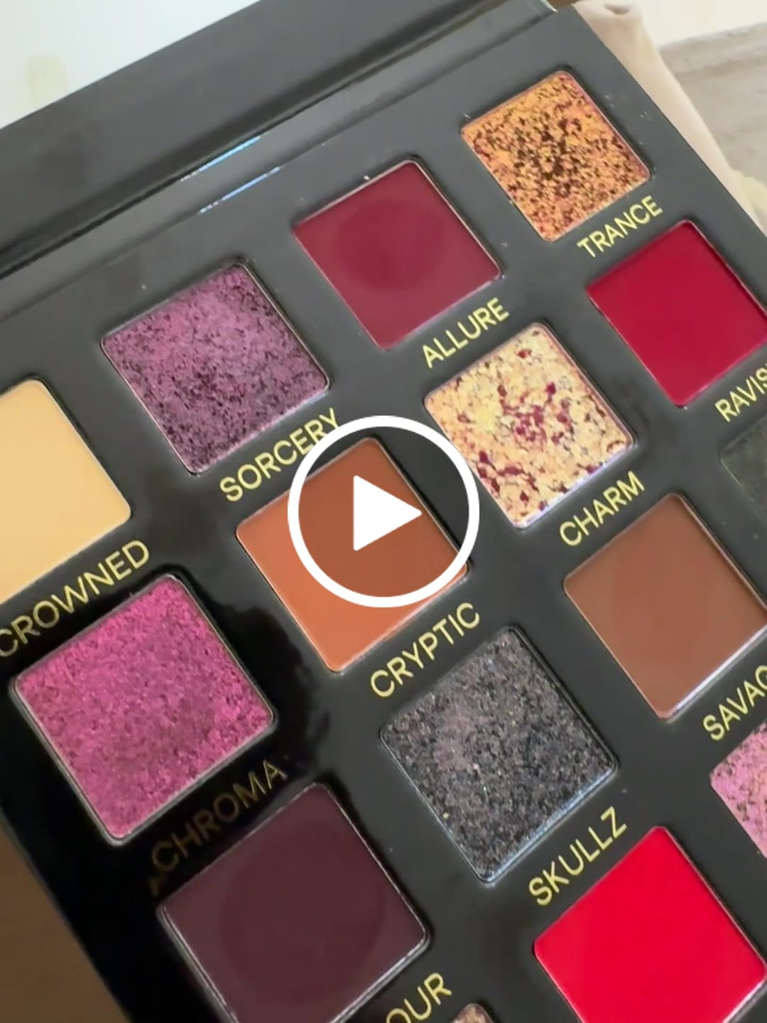 Customer video review of Skullz & Roses Metallic Multichrome Eyeshadow Palette ( IN STOCK )