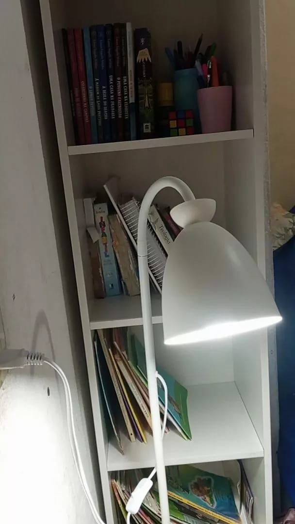 Customer photo review of Luminária de Chão Articulada com Pedestal 360°