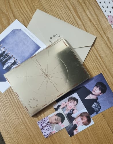 Customer photo review of ATEEZ - GOLDEN HOUR : PART.2 11TH MINI ALBUM PHOTOBOOK FOR VER