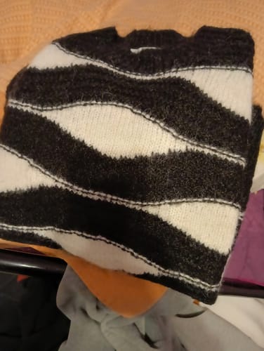 Customer photo review of Maglione Waves oversize - nero