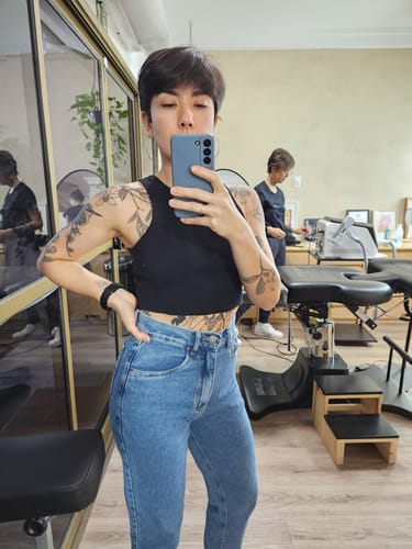 Angelina Y. review of Calça Jeans Mom Jequitibá Azul Médio image 1 out of 1