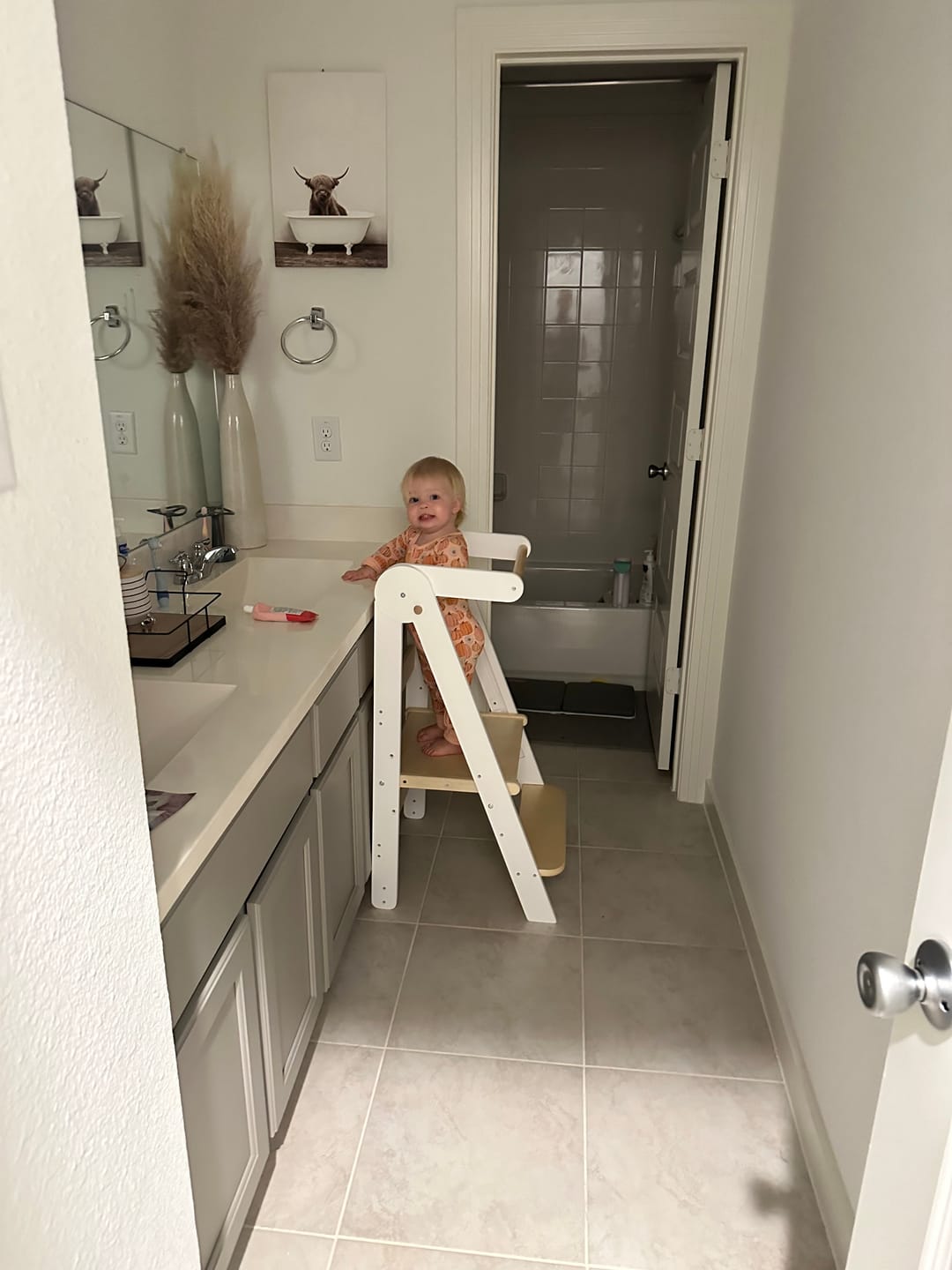 Customer photo review of HARPPA Nordi | Foldable Toddler Tower, Kitchen Stool Helper
